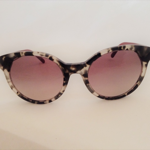 Tory Burch Accessories - Tory Burch Sunglasses